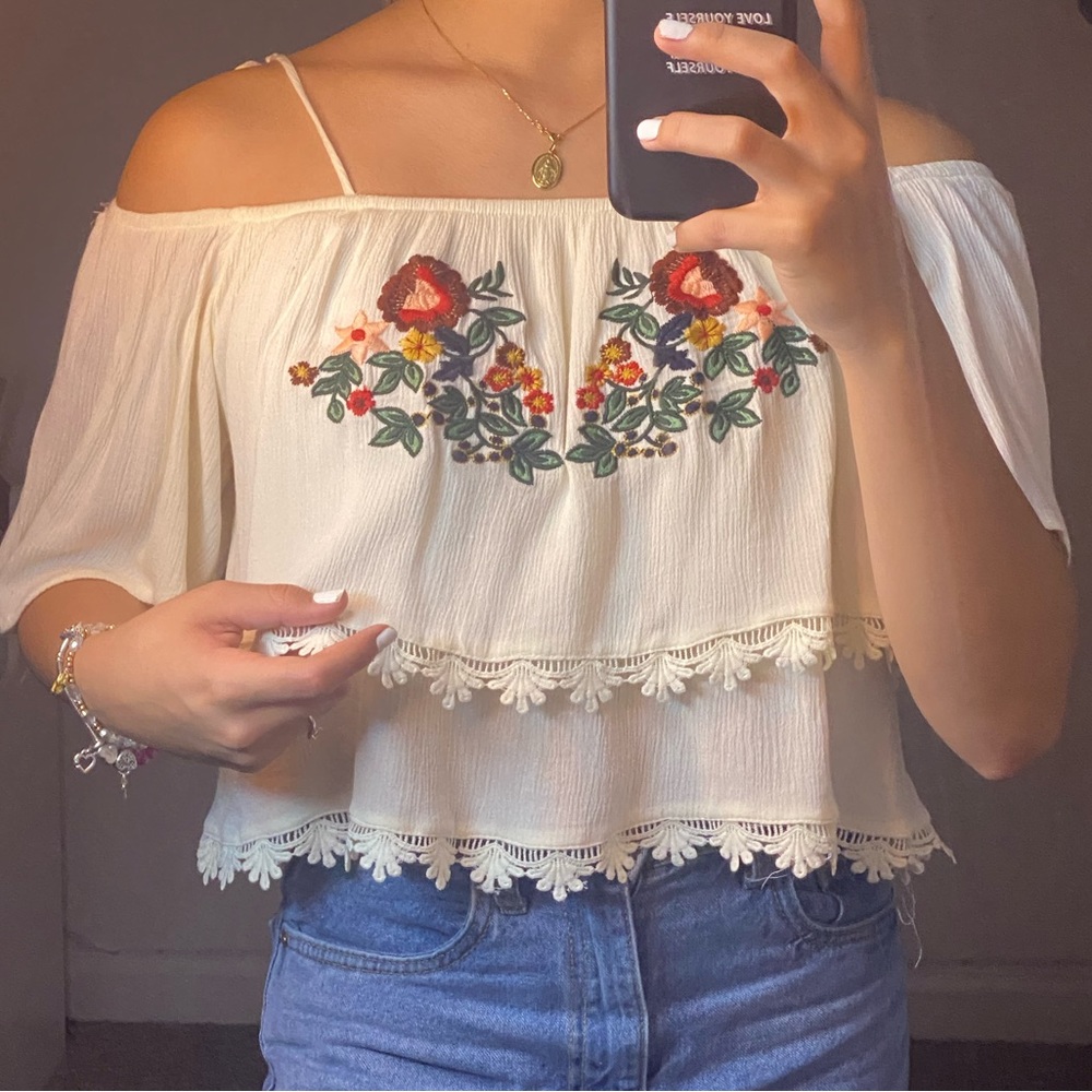 Floral topSmall, comfy and fresh